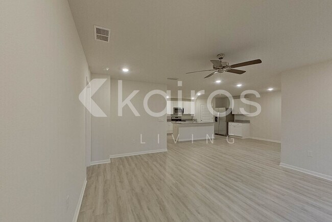 Foto del edificio - 408 Monarch Ln