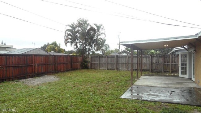 Building Photo - 3 br, 2 bath House - 700 N 70th Ave
