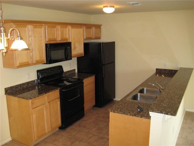 Building Photo - 3404 SW Deerfield Blvd