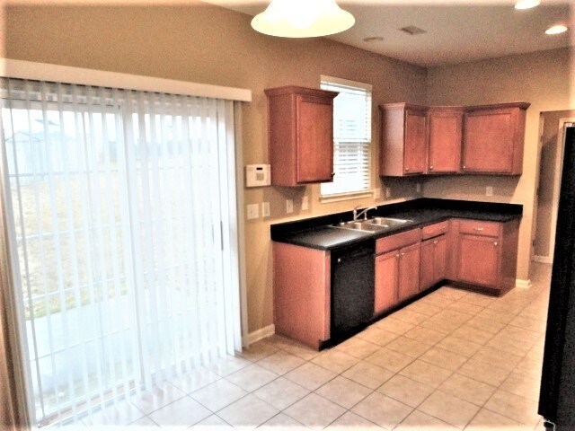 Foto del edificio - 2626 Dutch Grove Cir