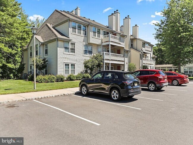 Foto del edificio - 303 Trinity Ct