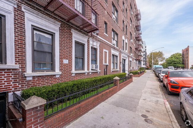 Building Photo - 2234 Ocean Ave