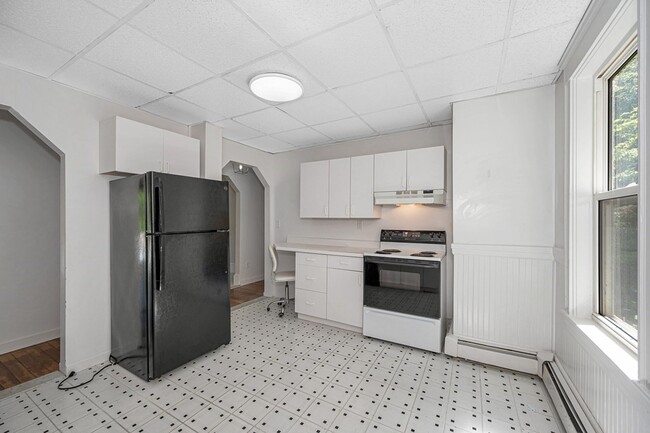 Building Photo - 1405 River St
