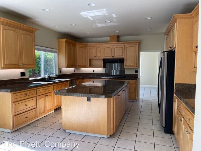 Building Photo - 5 br, 3 bath House - 1921 Calistoga Drive