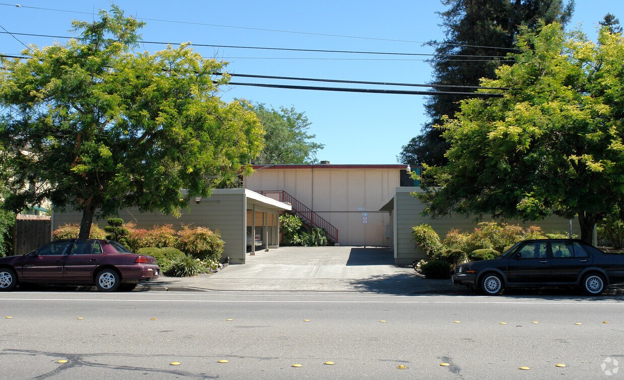 Building Photo - WOODLANDS