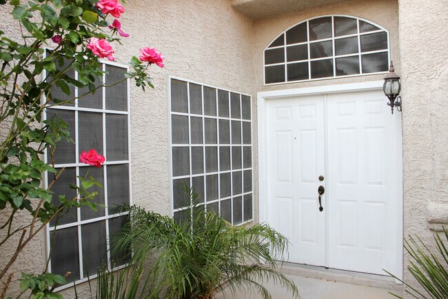 frente - 730 Altacrest Dr