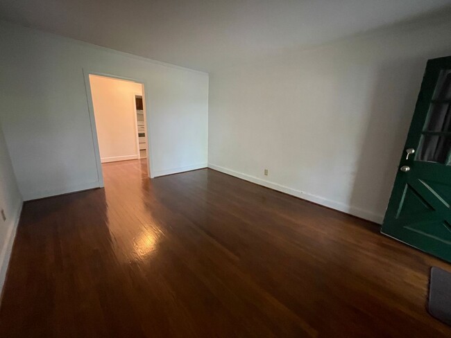 Foto del edificio - Adorable 2 Bedroom Condo In Whilden Place