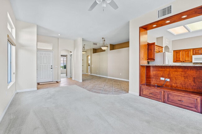 Foto del edificio - 78326 Moongold Rd