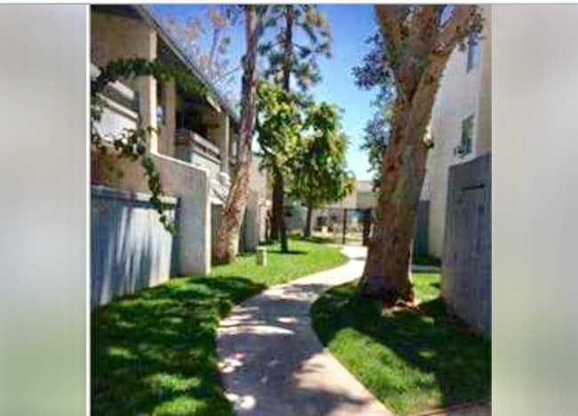 Building Photo - Olive Creek