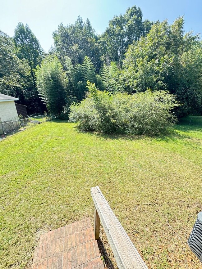 Building Photo - Shady Circle