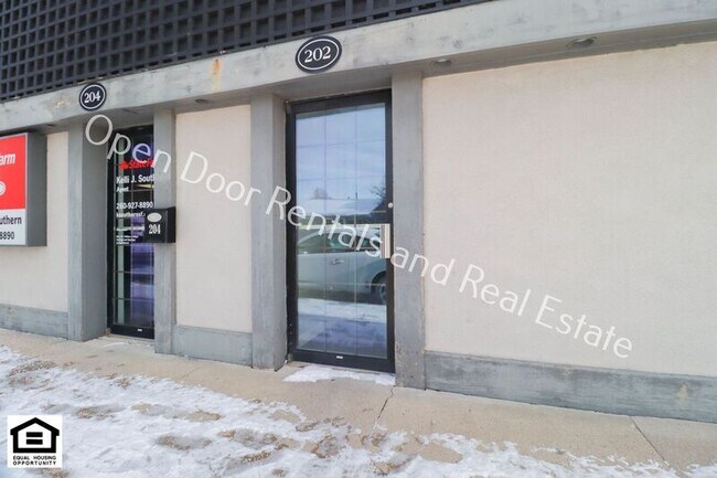 Building Photo - 202 N Jackson St