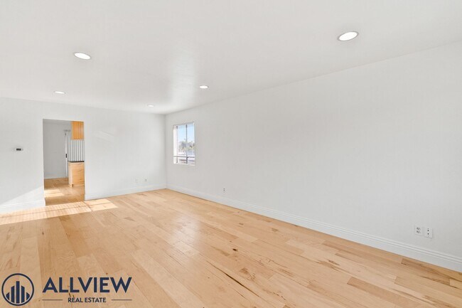 Foto del edificio - Renovated 2 Bedroom, 1 Bathroom Available ...