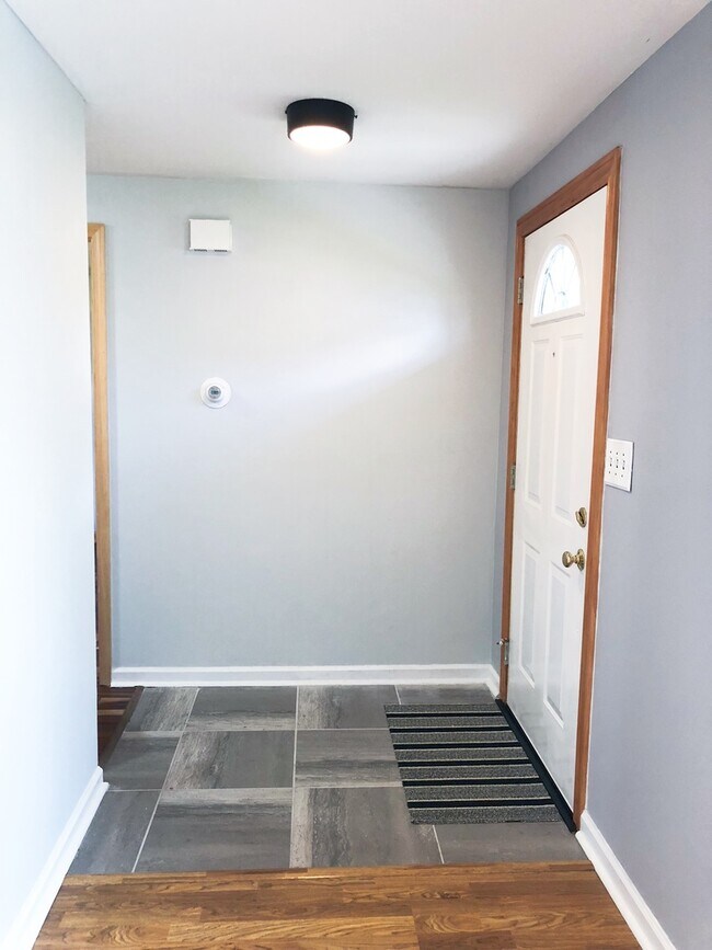 Foto del edificio - 923 Sagamore Dr