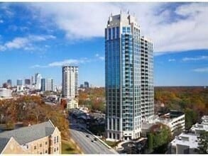 Building Photo - 2795 Peachtree Rd NE