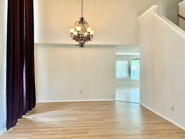 Building Photo - 12906 Tantara Dr