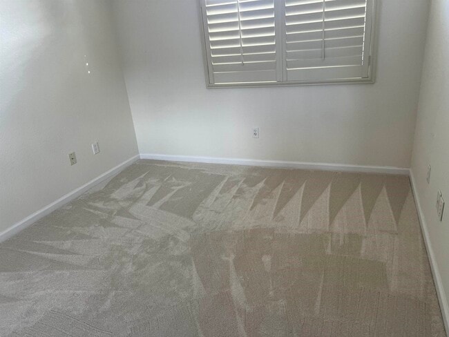 Building Photo - 1112 Park W Dr