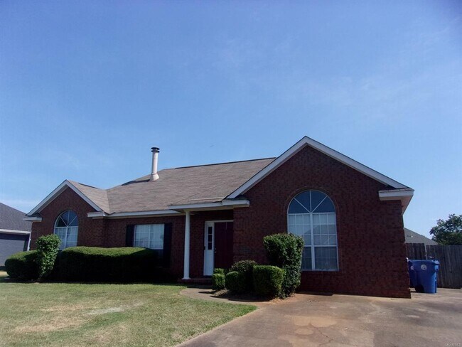 Foto del edificio - 826 Bluegrass Dr