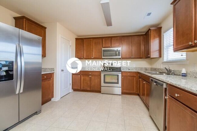 Building Photo - 4 Bedroom Pet-Friendly Home in Murfreesboro, TN with Main Street Renewal