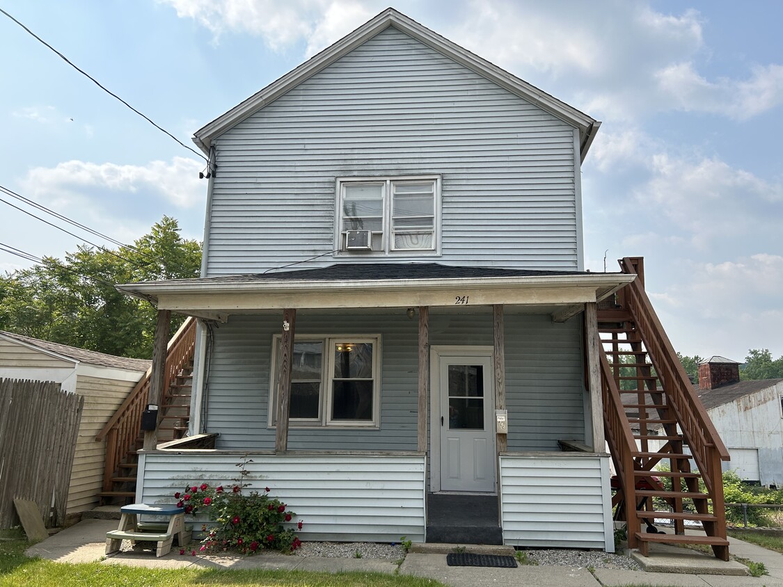 Primary Photo - 241 N Main St