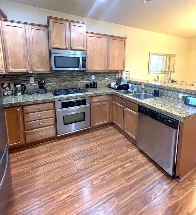 Foto del edificio - 3 br, 2.5 bath House - 3353 SE Birdhouse Way