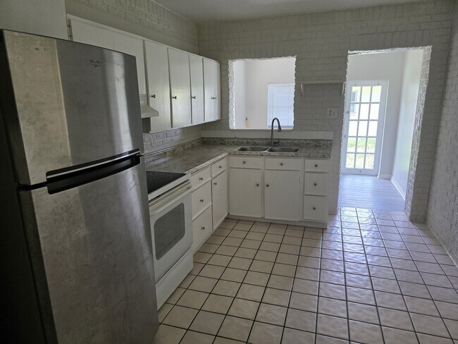 Building Photo - 107 Cocoa Pl