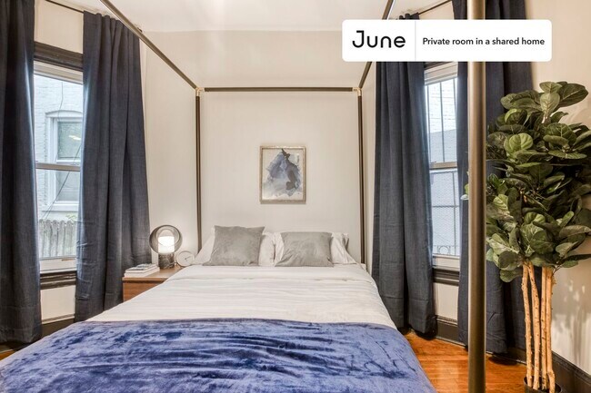 Building Photo - Room in Shared 4 bed/2 bath home in Columbia Heights