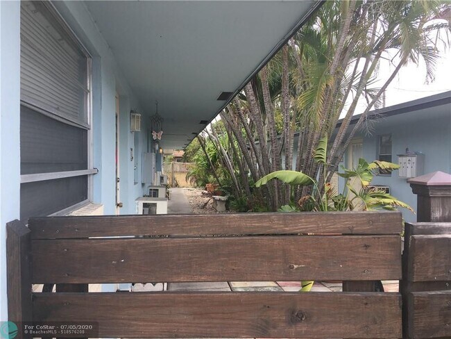 Building Photo - 2224 N 19th Ave