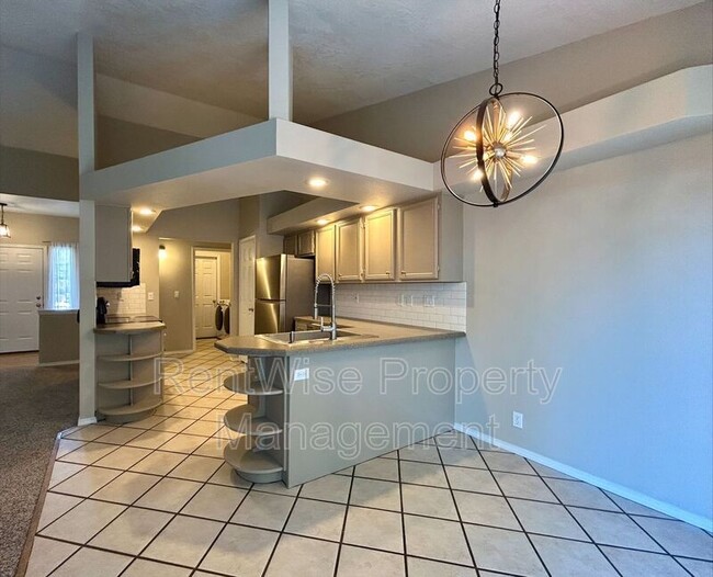 Building Photo - 690 W Konavle Ct