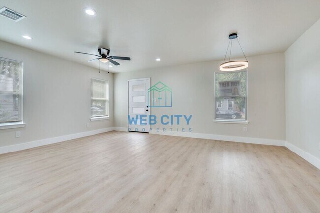 Foto del edificio - 2546 Kathleen Ave