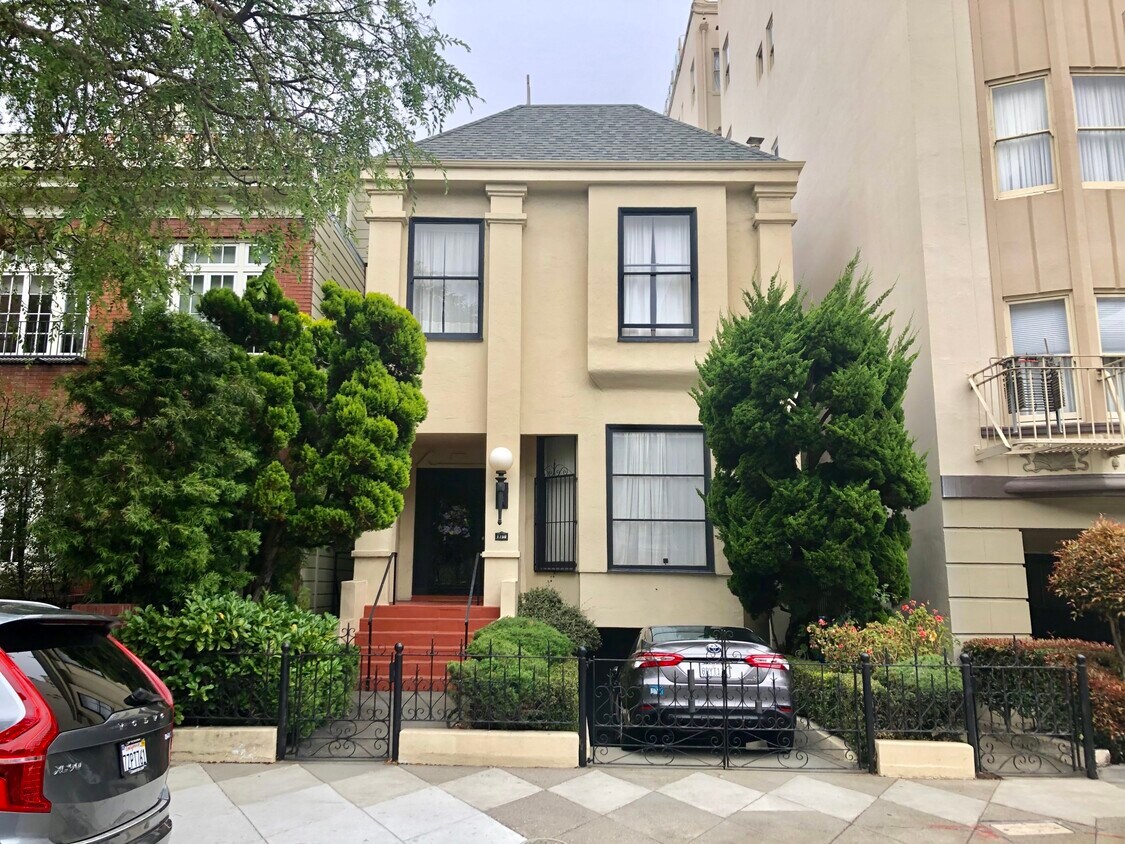 Foto principal - 1750 Broadway St