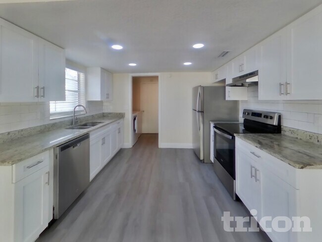 Foto del edificio - 15936 Winding Dr