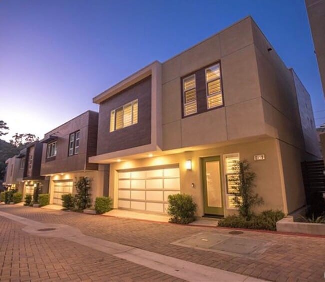 Building Photo - 2768 Wright Ln