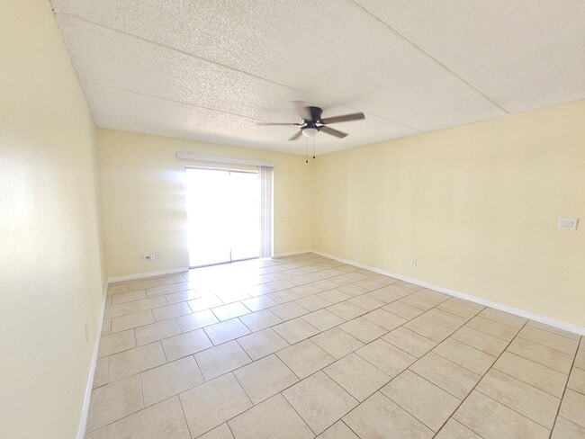 Building Photo - 2845 Somerset Park Dr