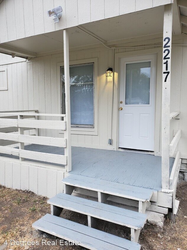 Primary Photo - 2 br, 1 bath House - 2217 E Boone Ave