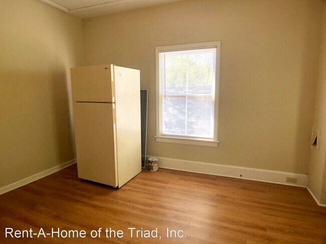 Building Photo - 2 br, 1 bath House - 713 N. Church Street B
