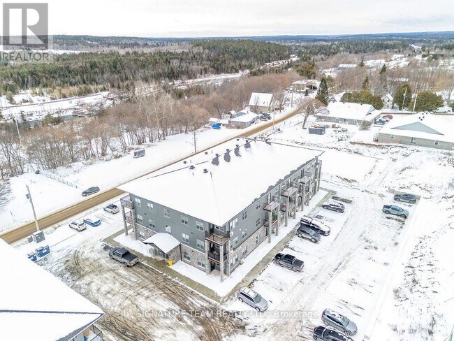 Building Photo - 78 Queen St