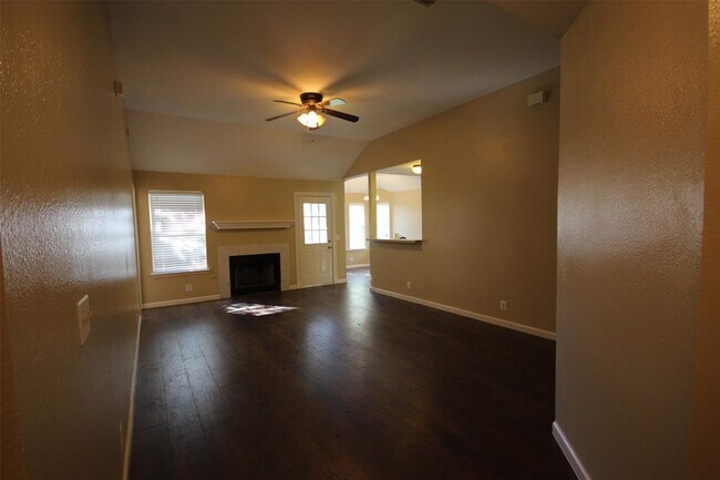 Foto del edificio - 14515 Fitzgibbon Dr