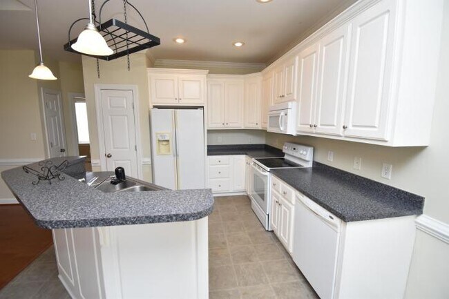 Building Photo - 3 bedroom in LaGrange NC 28551