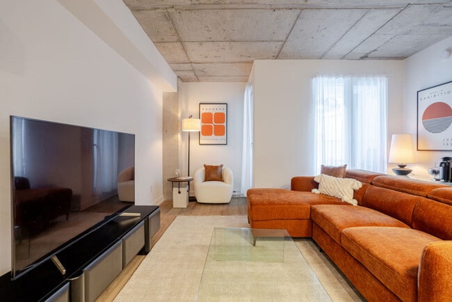 Photo du bâtiment - 450 Rue Saint-François-Xavier-SI ID1602002P