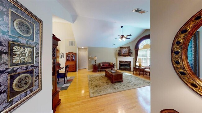 Foto del edificio - 100 Highlands Ridge Pl SE