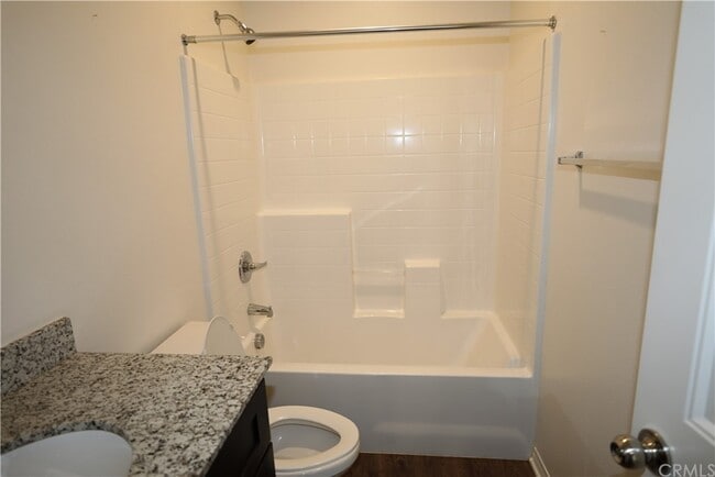 Building Photo - 1006 Peach Grv