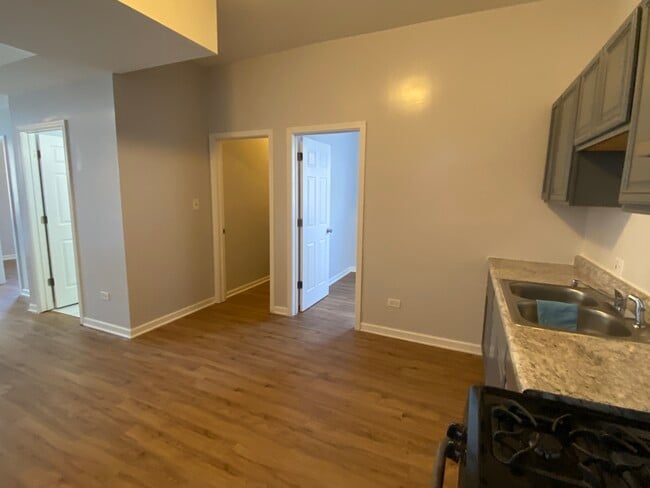 Building Photo - 1711 N Kimball Ave