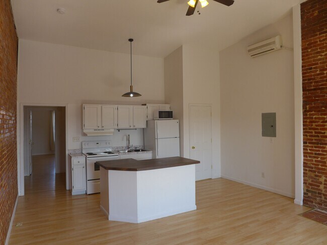 Foto del edificio - 1705 N Calvert St