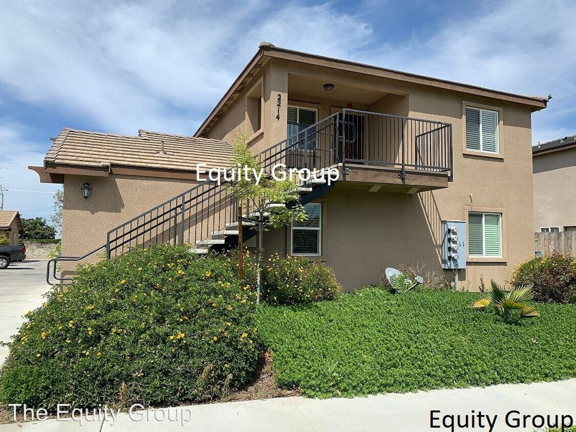 Primary Photo - 2212-2218 W Lark Ave