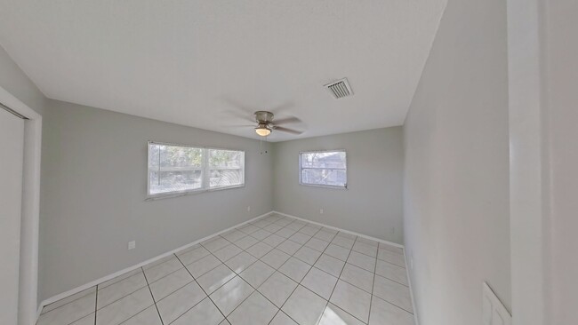 Building Photo - Bright & Airy 2-Bedroom/1-bathroom Home | ...