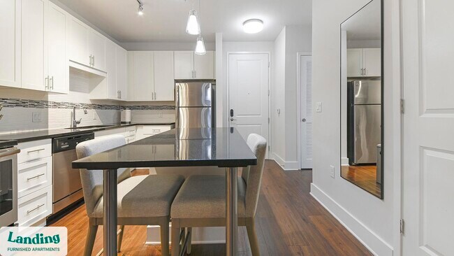 Foto del edificio - 480 N Orange Ave