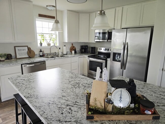 Building Photo - 509 Melrose St