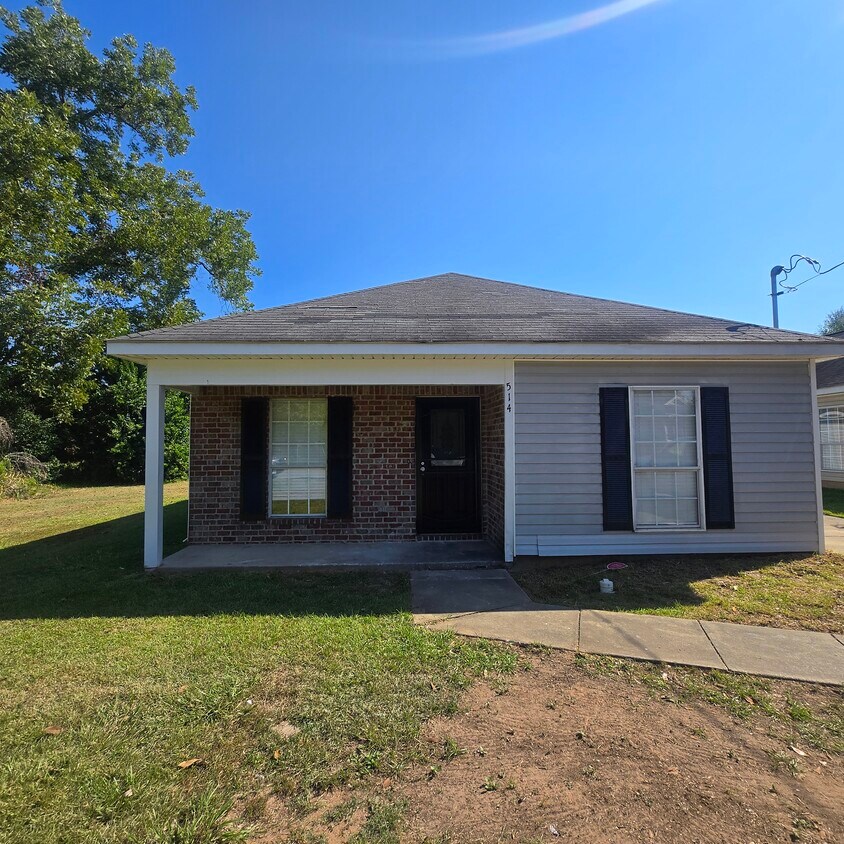 Primary Photo - 514 Schwarz St
