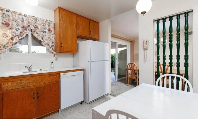 Foto del edificio - 7845 Tanglerod Ln