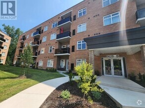 Building Photo - 5629-5629 Swayze Dr